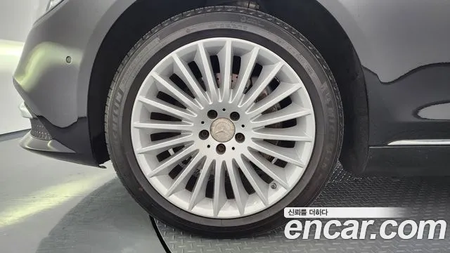 Mercedes-Benz S-Class 2019 thumb 6