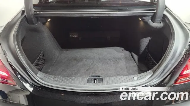 Mercedes-Benz S-Class 2019 thumb 5