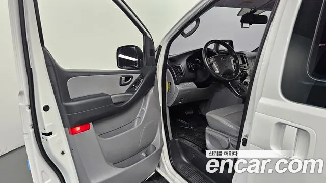 Hyundai Staria 2020 thumb 6