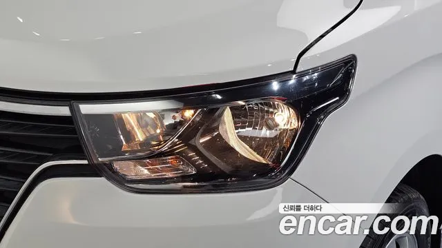Hyundai Staria 2020 thumb 4