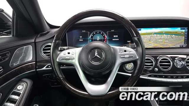 Mercedes-Benz S-Class 2018 thumb 12