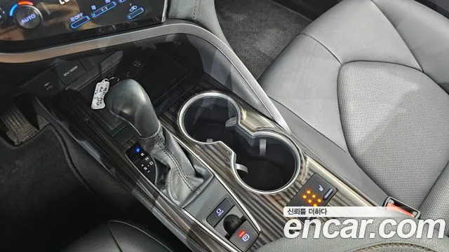 Toyota Camry 2018 thumb 2