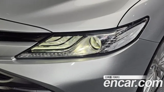 Toyota Camry 2018 thumb 3