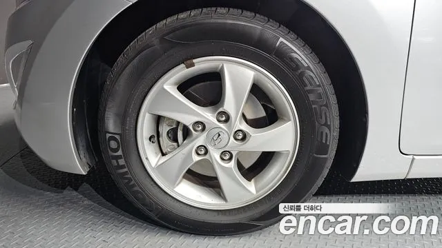 Hyundai Elantra 2014 thumb 3