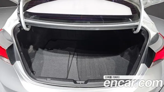Hyundai Elantra 2014 thumb 6