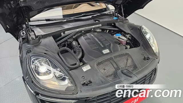 Porsche Macan 2017 thumb 9