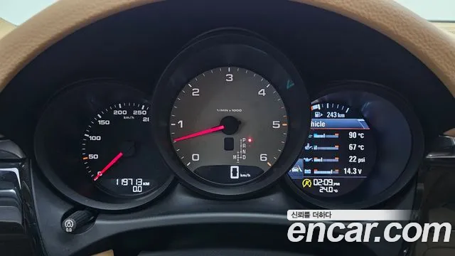 Porsche Macan 2017 thumb 6