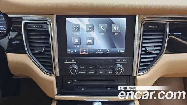 Porsche Macan 2017 thumb 7