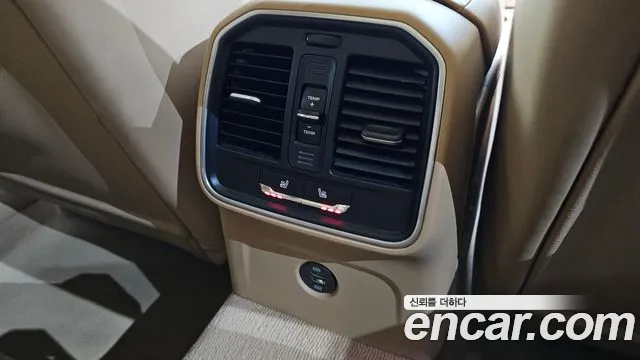 Porsche Macan 2017 thumb 11