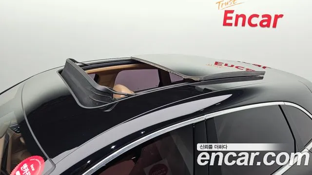 Porsche Macan 2017 thumb 2