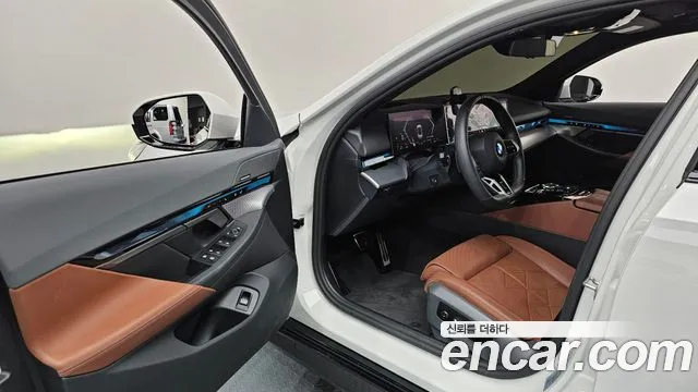 BMW 5 серии 2025 thumb 8