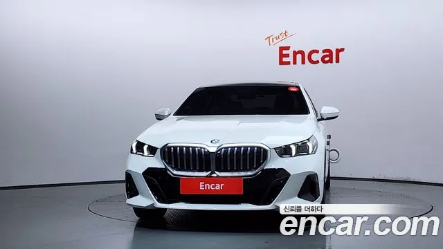 BMW 5 серии 2025 thumb 9