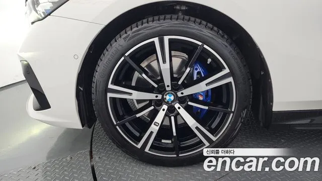 BMW 5 серии 2025 thumb 10