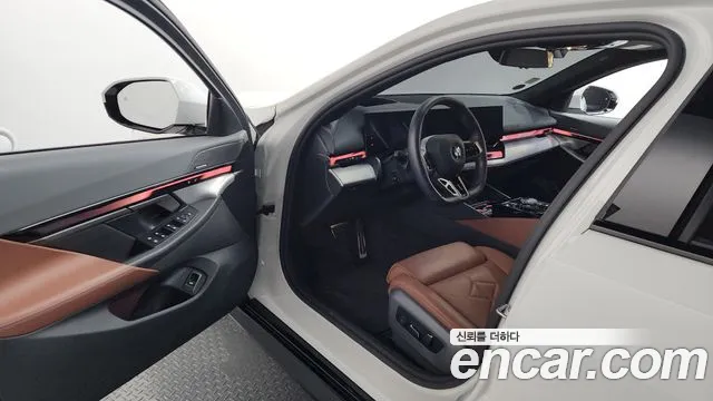 BMW 5 серии 2025 thumb 4