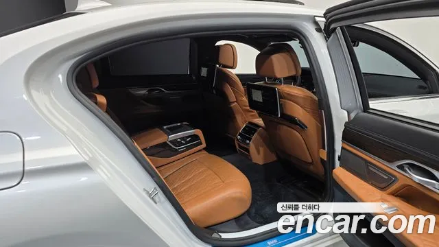 BMW 7 серии 2021 thumb 7