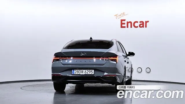 Hyundai Elantra 2022 thumb 10