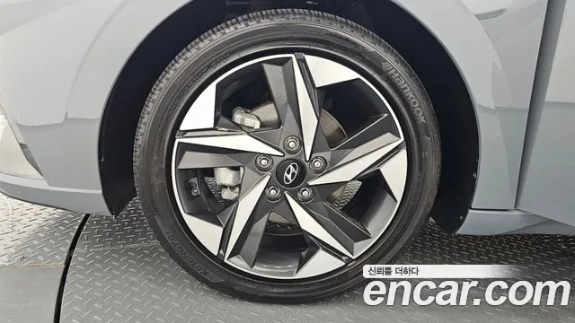 Hyundai Elantra 2022 thumb 7