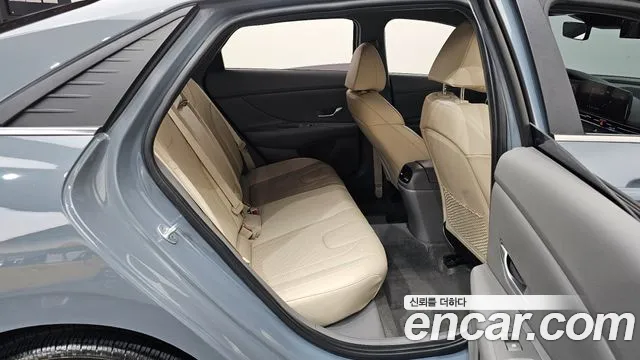 Hyundai Elantra 2022 thumb 3