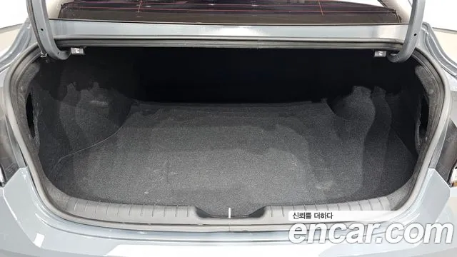 Hyundai Elantra 2022 thumb 9