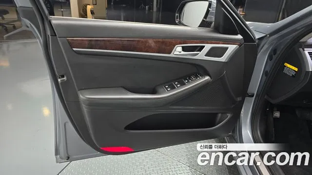 Hyundai Genesis 2014 thumb 6