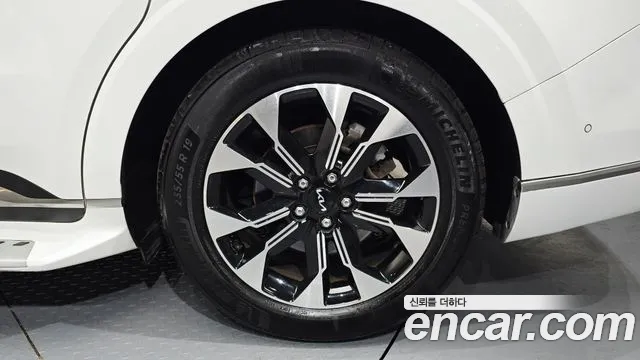 Kia Carnival 2022 thumb 5