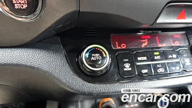Kia Sportage 2012 thumb 12