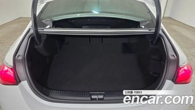 Mercedes-Benz E-Class 2026 thumb 8