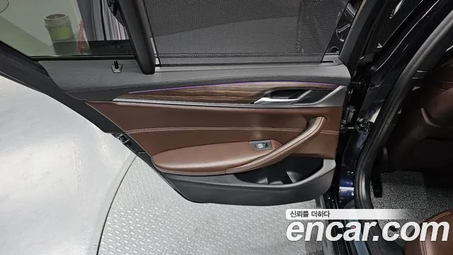 BMW 5 серии 2019 thumb 11