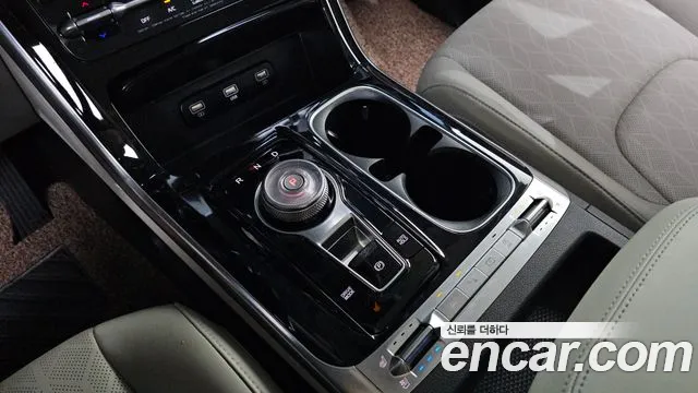 Kia Carnival 2021 thumb 3