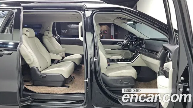 Kia Carnival 2021 thumb 8