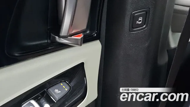 Kia Carnival 2021 thumb 11