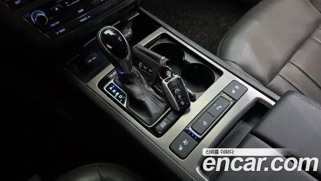 Hyundai Genesis 2015 thumb 3