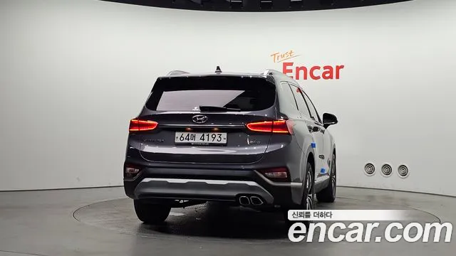 Hyundai Santa Fe 2018 thumb 7