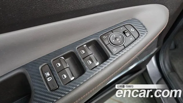 Hyundai Santa Fe 2018 thumb 6