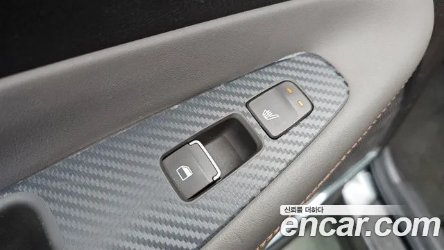 Hyundai Santa Fe 2018 thumb 11