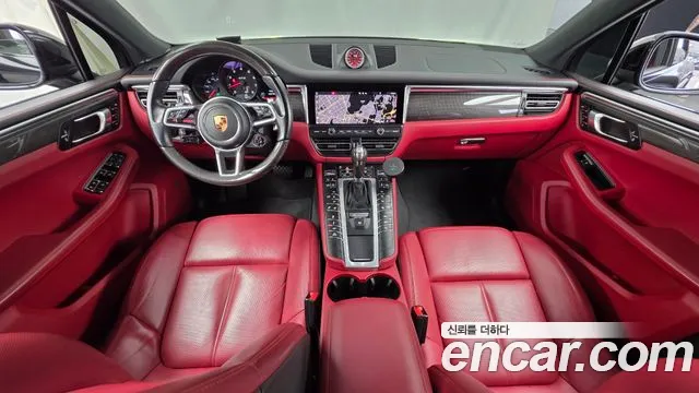 Porsche Macan 2020 thumb 3