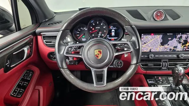 Porsche Macan 2020 thumb 10