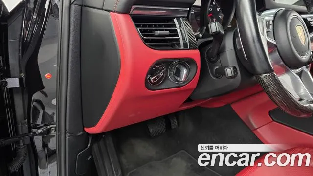 Porsche Macan 2020 thumb 9