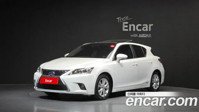 Lexus CT200h 2015 thumb 4