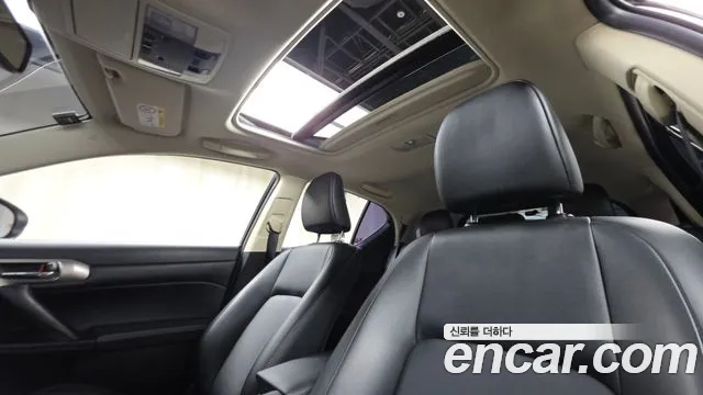 Lexus CT200h 2015 thumb 7