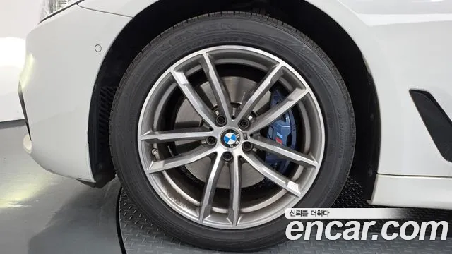 BMW 5 серии 2017 thumb 2