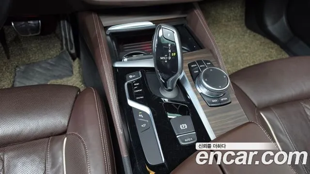 BMW 5 серии 2017 thumb 6