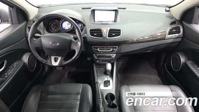 Renault SM3 2013 thumb 2