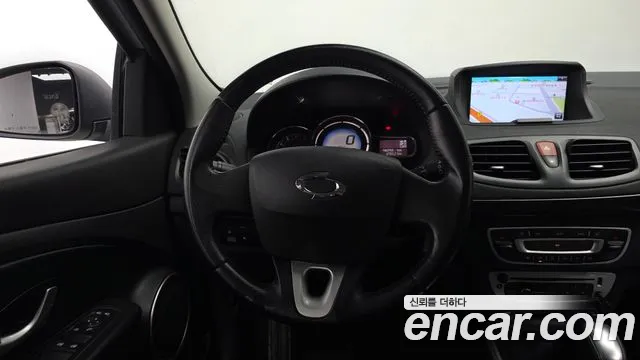 Renault SM3 2013 thumb 6