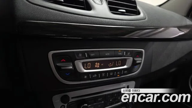 Renault SM3 2013 thumb 4
