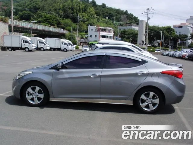 Hyundai Avante 2013 thumb 8