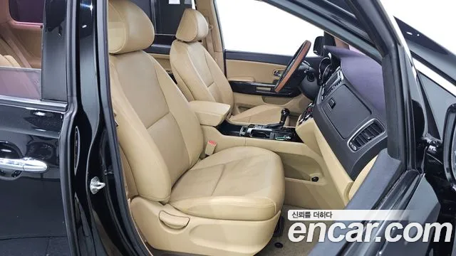 Kia Carnival 2015 thumb 7