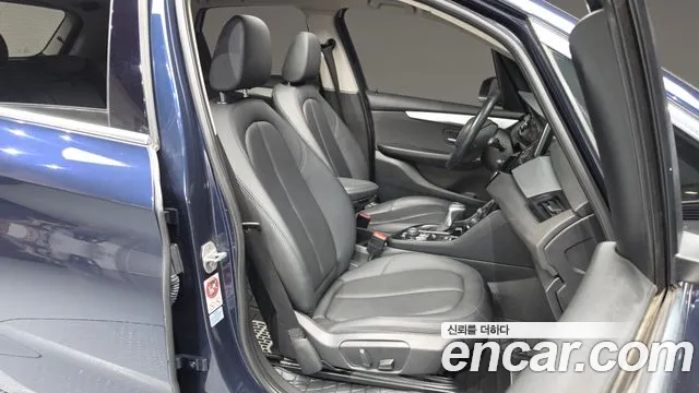 BMW 2 серии Active Tourer 2017 thumb 5
