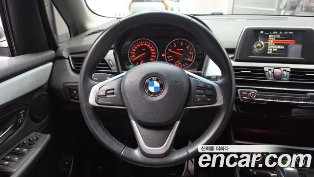 BMW 2 серии Active Tourer 2017 thumb 2