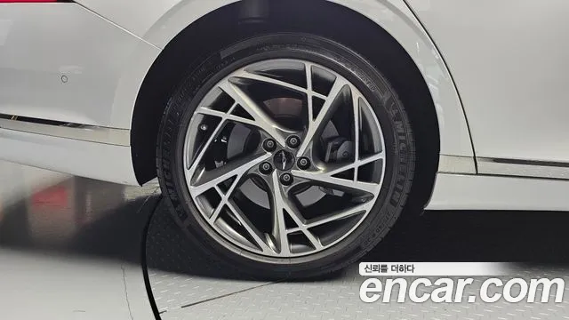 Genesis G90 2022 thumb 8